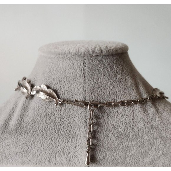 Karu Arke Jewelry Vintage Signed Karu Arke Brushed Silvertone Leaf